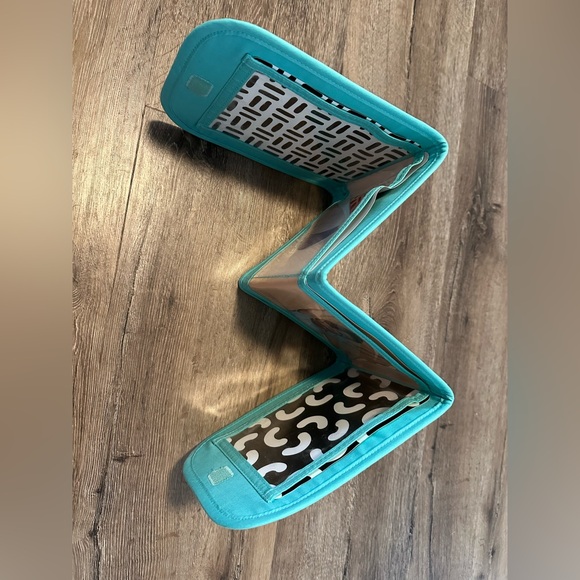 Lovevery Standing Card Holder from Looker Play Kit 0-12 weeks - Picture 3 of 6